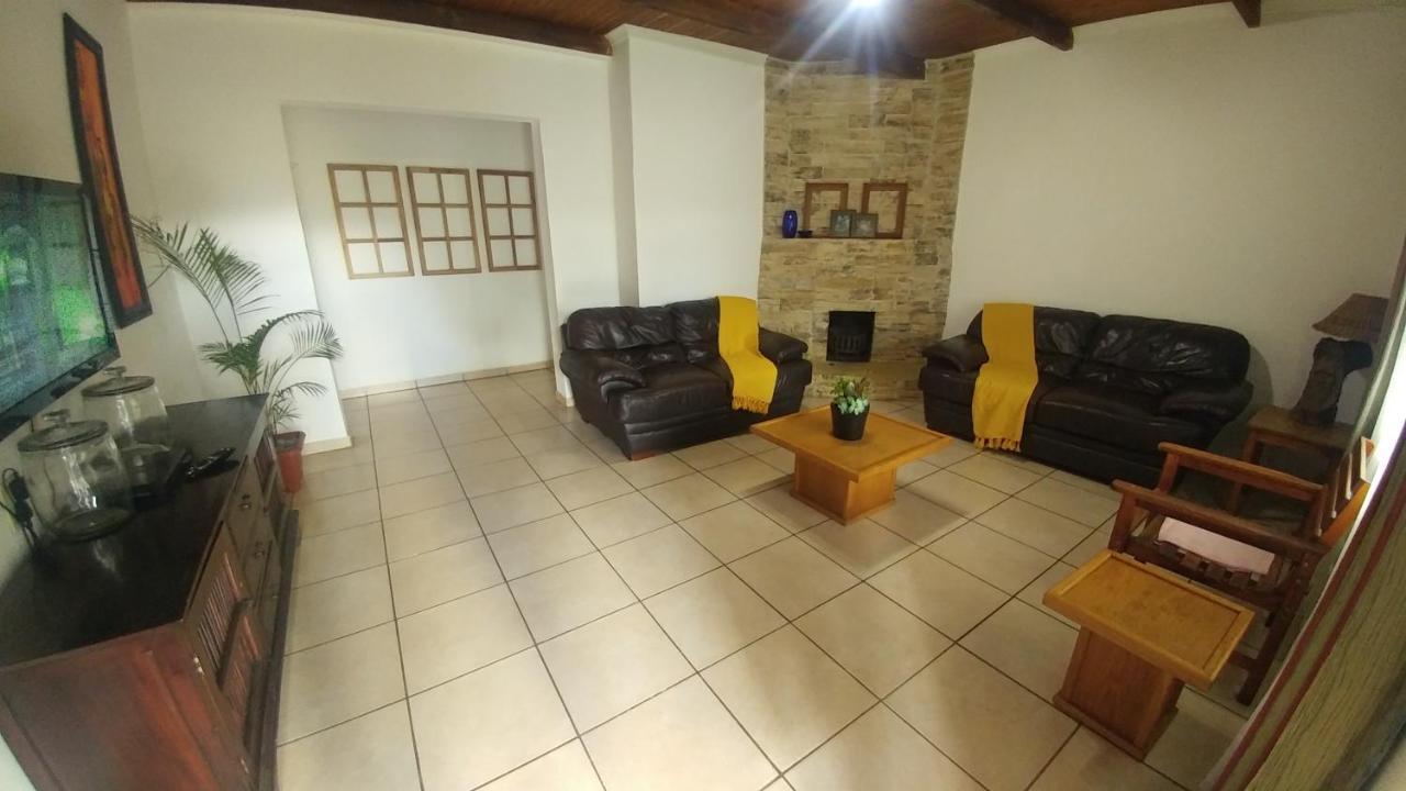 Four Seasons Self-Catering Guest House Граскоп Екстер'єр фото