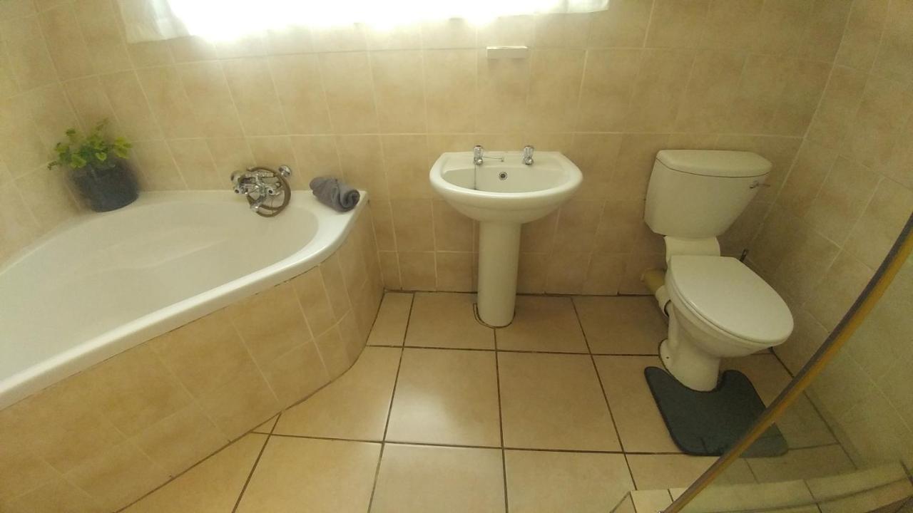 Four Seasons Self-Catering Guest House Граскоп Екстер'єр фото